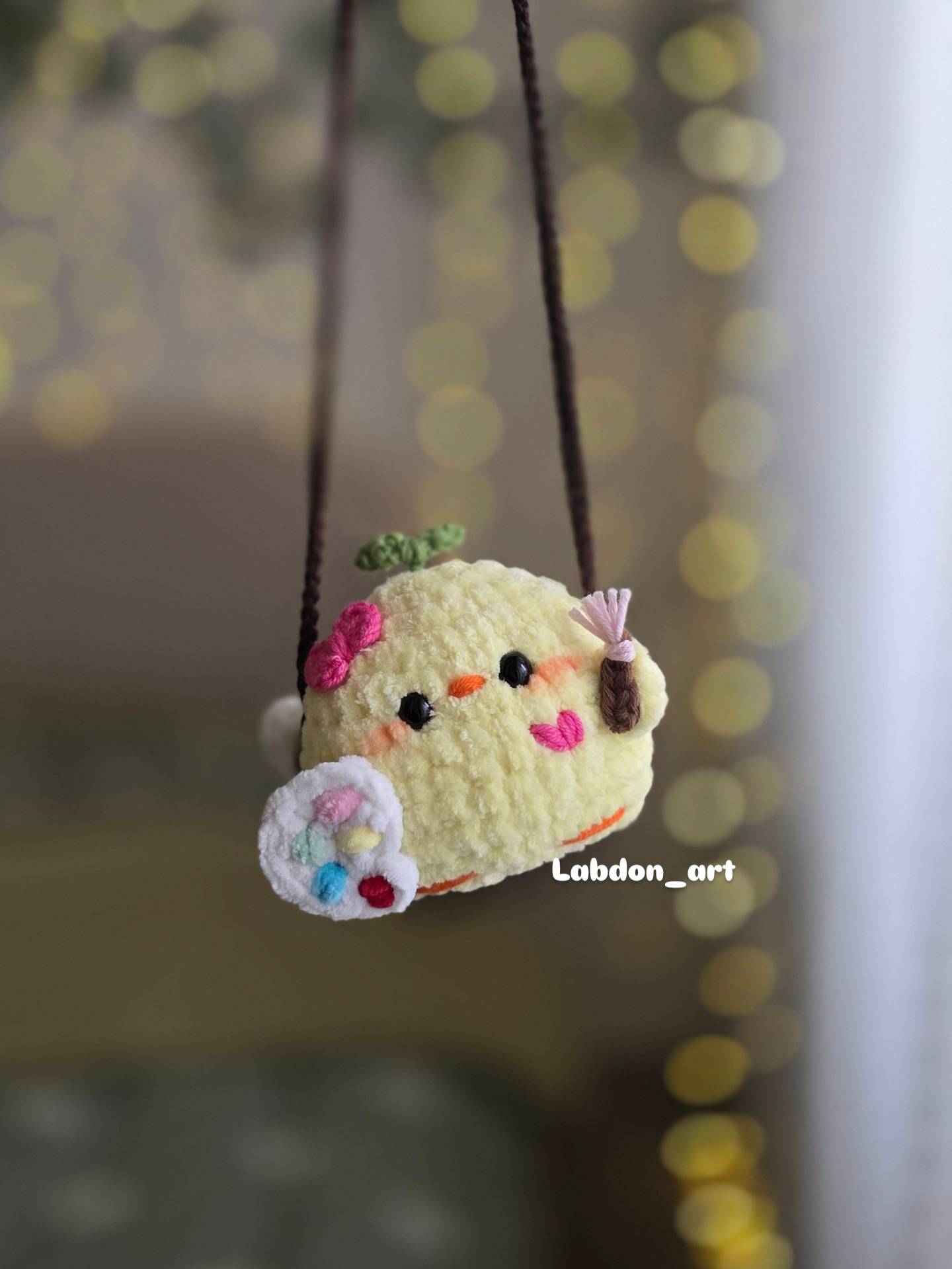 آویز جوجه ی نقاش